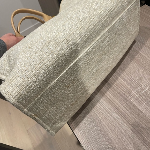 Chanel canvas tote - Picture 2 of 4